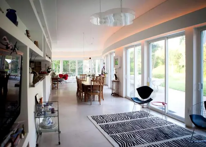 Fabulous Retreat With An Indoor Pool And Sauna For A Luxury Getaway In Champaign, Illinois Holiday home *