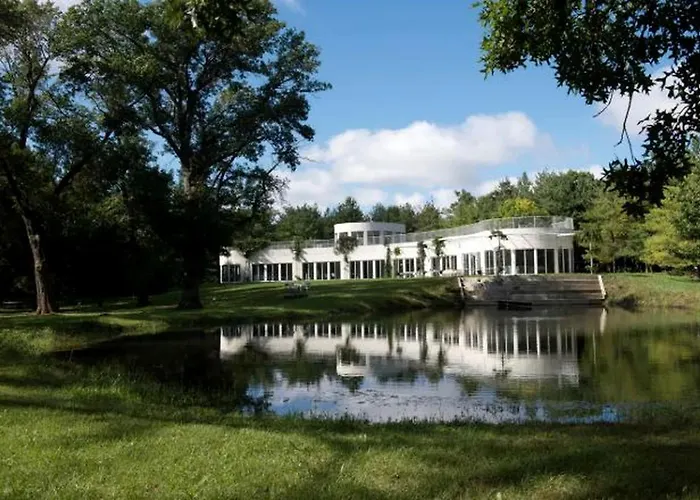 Holiday home Fabulous Retreat With An Indoor Pool And Sauna For A Luxury Getaway In Champaign, Illinois Champaign