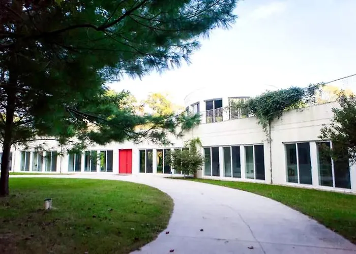 Fabulous Retreat With An Indoor Pool And Sauna For A Luxury Getaway In Champaign, Illinois Holiday home *