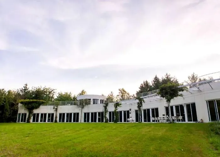 Holiday home Fabulous Retreat With An Indoor Pool And Sauna For A Luxury Getaway In Champaign, Illinois *